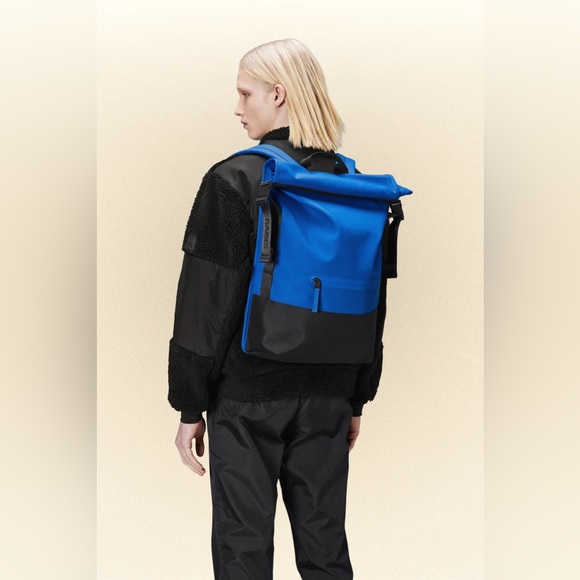 RAINS Trail Rolltop Backpack in Waves NWT - Picture 1 of 8